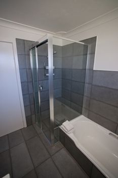 Emerald Views - Accommodation Adelaide 2