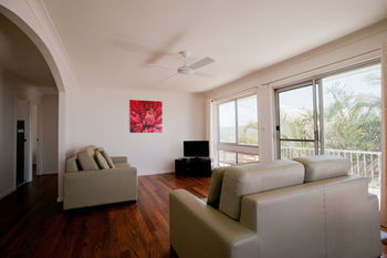 Emerald Views - Accommodation Adelaide 12