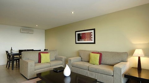 Dolphin Apartments - Accommodation Adelaide 0