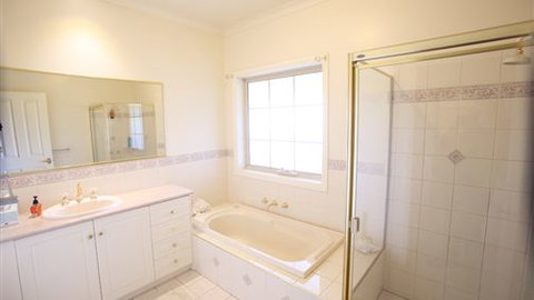 Farm Accommodation - Accommodation Adelaide 7