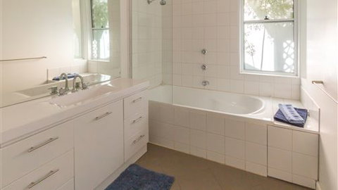 Muscat House - Accommodation Adelaide 3
