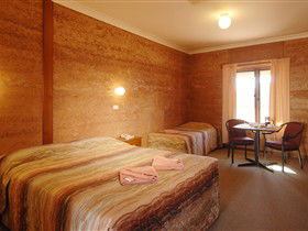 Mud Hut Motel - Accommodation Adelaide 1
