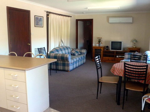 Back O' Bourke Accommodation - Accommodation Adelaide 2