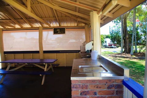Burnett Heads Holiday Park - Accommodation Adelaide 0