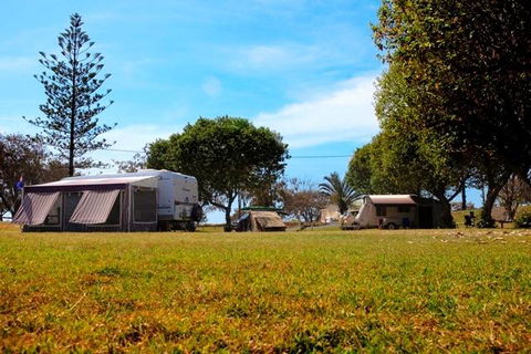 Elliott Heads Holiday Park - Accommodation Adelaide 0
