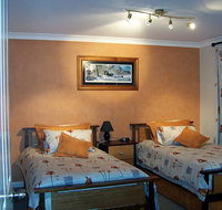 Elm Cottage - Tumut - Accommodation Adelaide