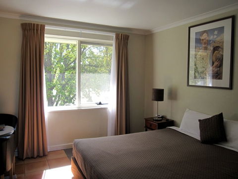 Forrest Hotel & Apartments - Accommodation Adelaide 0