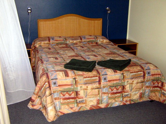Broadbeach Waters QLD Accommodation Adelaide