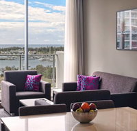 Meriton Serviced Apartments - Southport - Accommodation Adelaide