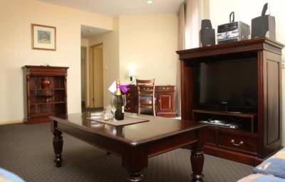 Quality Suites Boulevard On Beaumont Hotel - Accommodation Adelaide 3