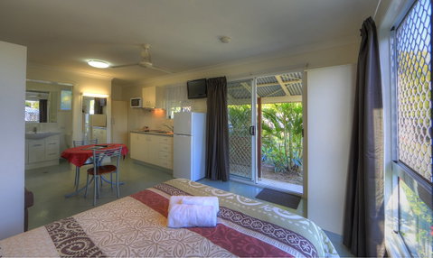 Queens Beach Tourist Village - Accommodation Adelaide 3
