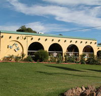 Tarcutta Halfway Motor Inn/Horse Hotel - Accommodation Adelaide