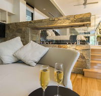 The Feathered Nest - Luxury Wildlife Retreat - Accommodation Adelaide