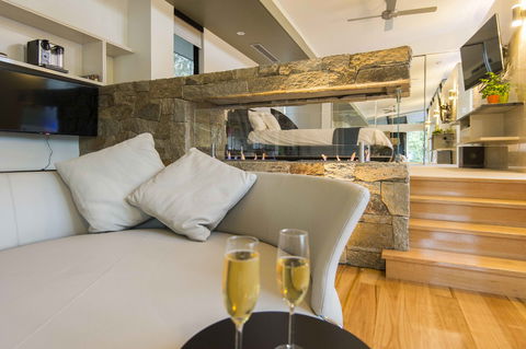 The Feathered Nest - Luxury Wildlife Retreat - Accommodation Adelaide 0