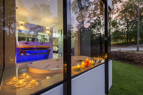 The Feathered Nest - Luxury Wildlife Retreat - Accommodation Adelaide 8