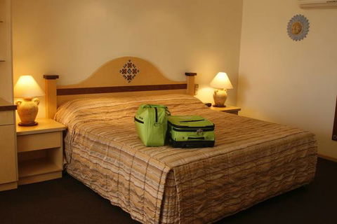 Villa Mirasol Boutique Motel - Accommodation Adelaide 0