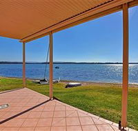 Luxury Waterfront House - Accommodation Adelaide