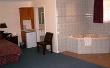 Bushmans Comfort Inn - Parkes - Accommodation Adelaide 0