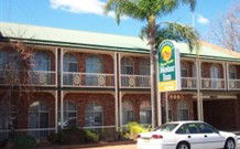 Hamiltons Henry Parkes Motor Inn - Accommodation Adelaide 0