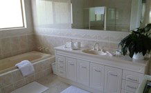 Harewood House Bed And Breakfast - Accommodation Adelaide 3