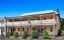 The Globe Inn - Accommodation Adelaide 1