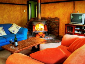 M.J Yurts Ballandean - Accommodation Adelaide 1