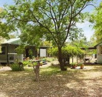 Red Tractor Retreat - Accommodation Adelaide