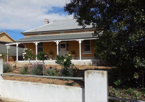 Book Keepers Cottage Waikerie - Accommodation Adelaide 0