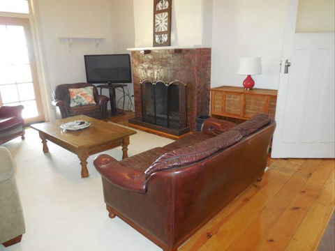 Book Keepers Cottage Waikerie - Accommodation Adelaide 5