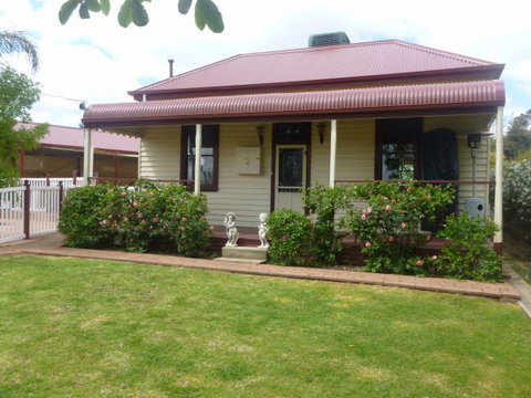 Country Cottages B&B - Accommodation Adelaide 0