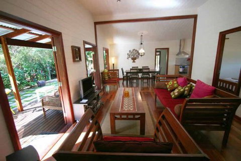 Summer Central - Accommodation Adelaide 0