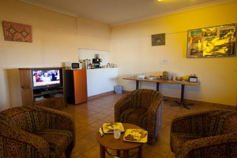Tilmouth Well Roadhouse - Accommodation Adelaide 7