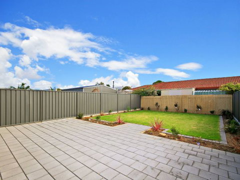 Century 21 SouthCoast: White Caps - Accommodation Adelaide 2