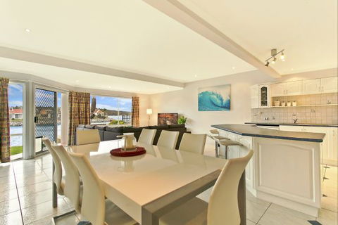 SALT Waterfront Apartment - Accommodation Adelaide 1