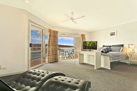 SALT Waterfront Apartment - Accommodation Adelaide 4