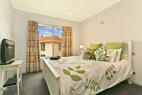 SALT Waterfront Apartment - Accommodation Adelaide 6