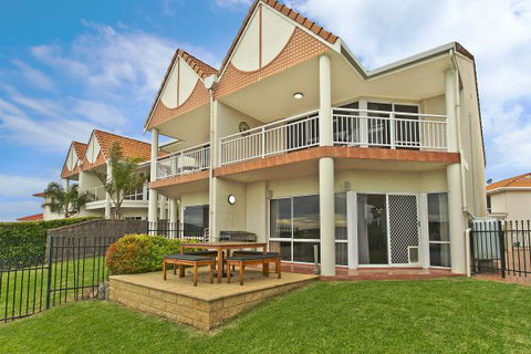 SALT Waterfront Apartment - Accommodation Adelaide 8
