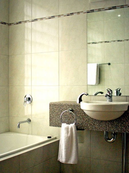 Strath Motel - Accommodation Adelaide 2