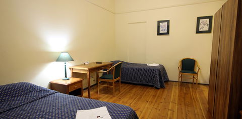Fed On Semaphore - Accommodation Adelaide 4