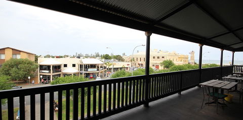 Fed On Semaphore - Accommodation Adelaide 5