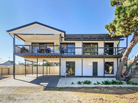 Century 21 SouthCoast: Whinnerah Sunsets - Accommodation Adelaide 0