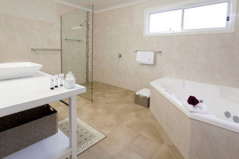 Brookfield Guesthouse - Accommodation Adelaide 6