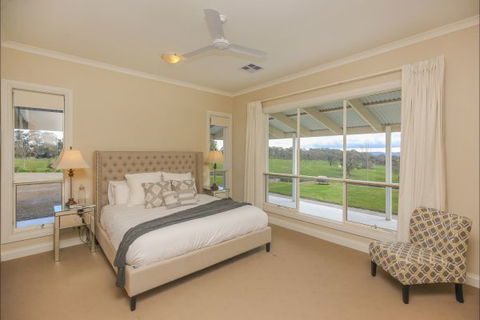 Jura House - Accommodation Adelaide 5