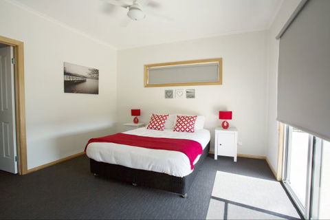 RED FIN Part Of BLUE FIN HOLIDAY HOMES - Accommodation Adelaide 3