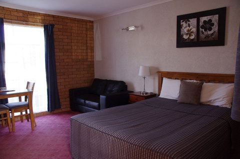 Centrepoint Motel - Accommodation Adelaide 0