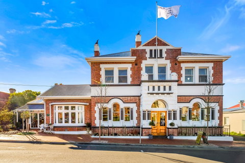 Cygnet Old Bank B&B - Accommodation Adelaide 0