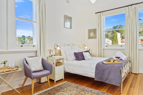 Cygnet Old Bank B&B - Accommodation Adelaide 1