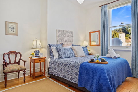 Cygnet Old Bank B&B - Accommodation Adelaide 3