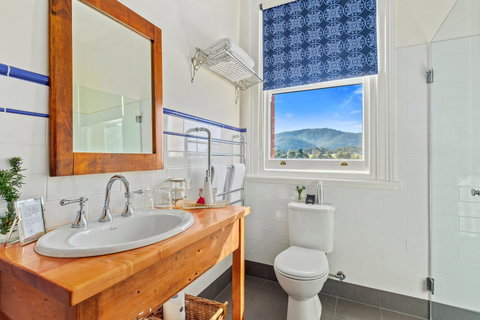 Cygnet Old Bank B&B - Accommodation Adelaide 4