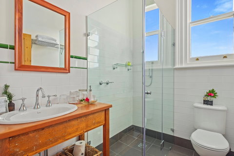 Cygnet Old Bank B&B - Accommodation Adelaide 5
